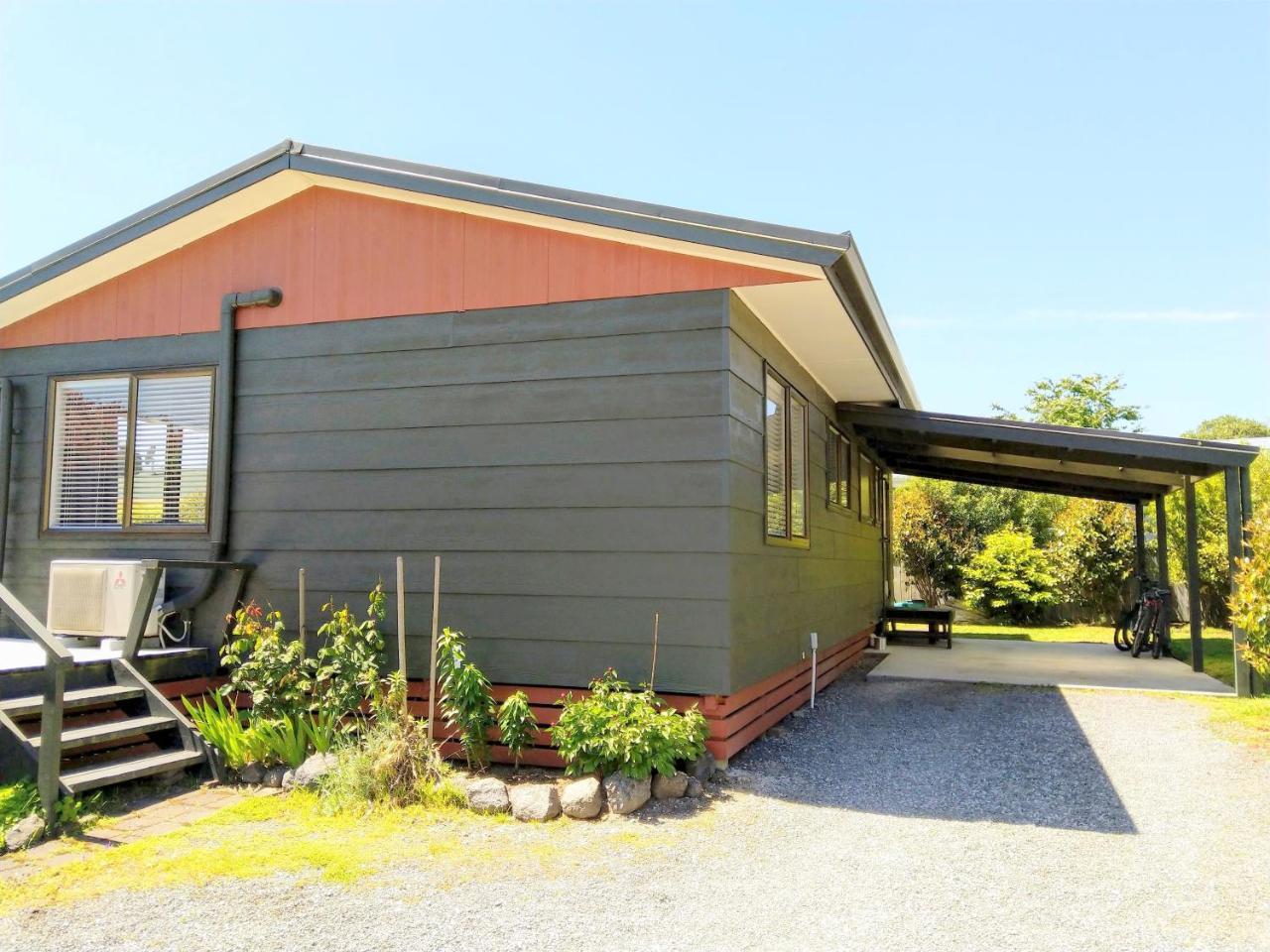Bram'S Bach Villa Taupo Eksteriør bilde