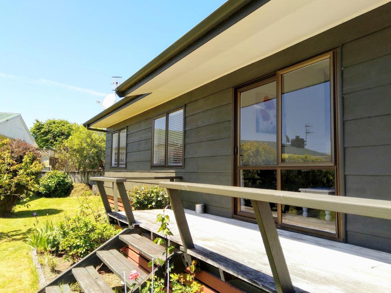 Bram'S Bach Villa Taupo Eksteriør bilde