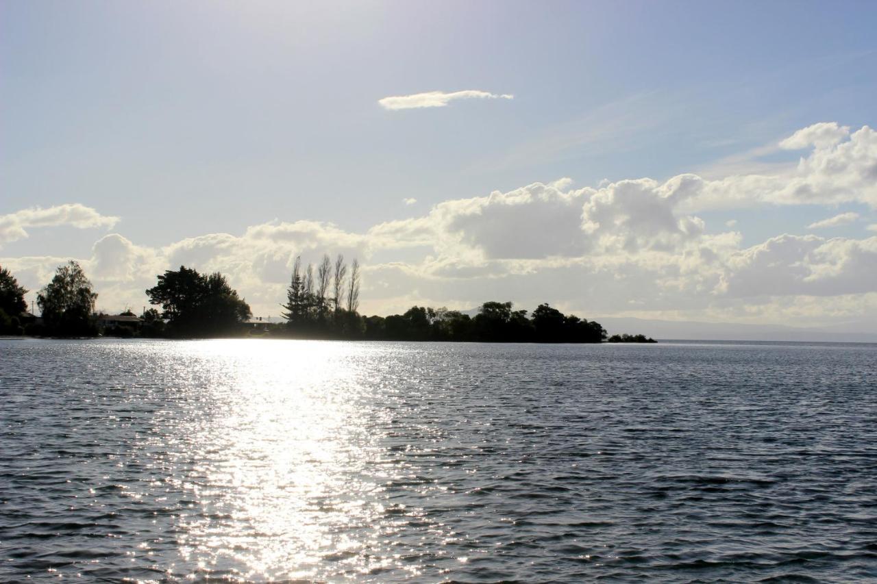 Bram'S Bach Villa Taupo Eksteriør bilde