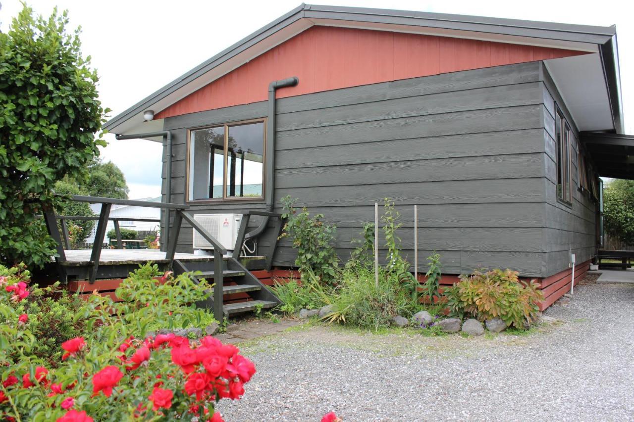 Bram'S Bach Villa Taupo Eksteriør bilde