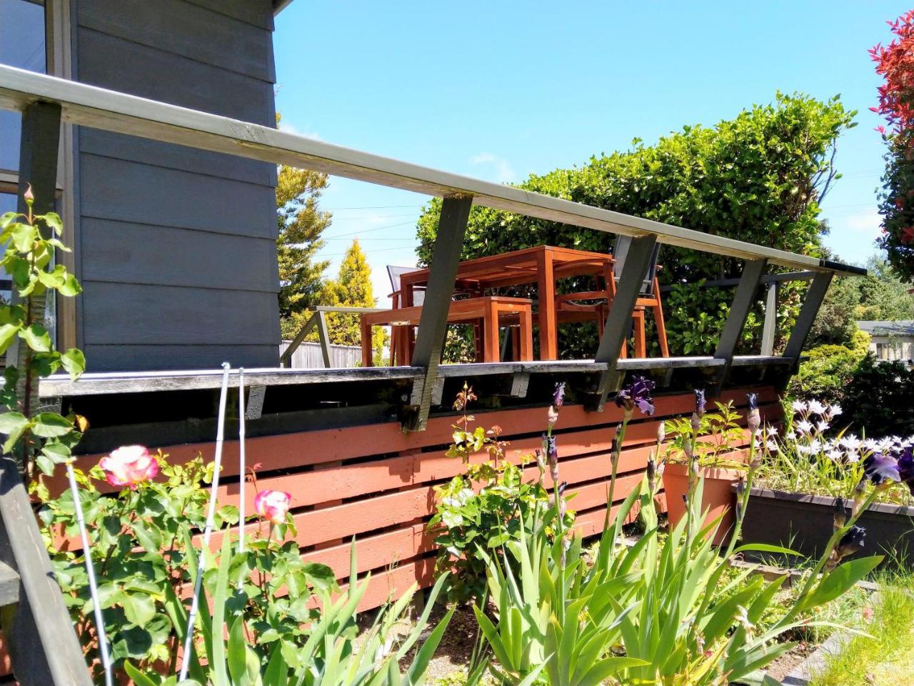 Bram'S Bach Villa Taupo Eksteriør bilde